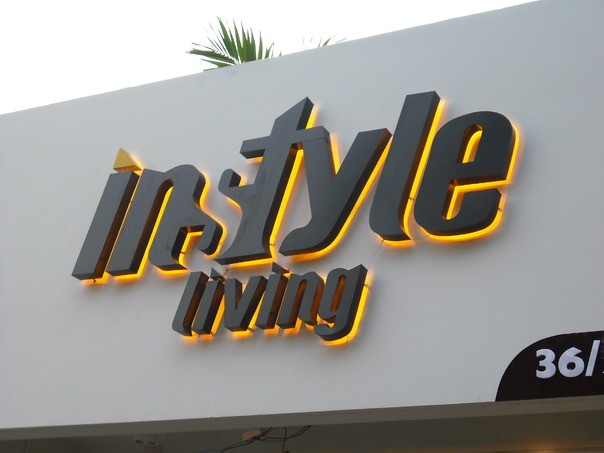 Mẫu Biển Hiệu Alu Chữ Nổi Đẹp, Hiện Đại