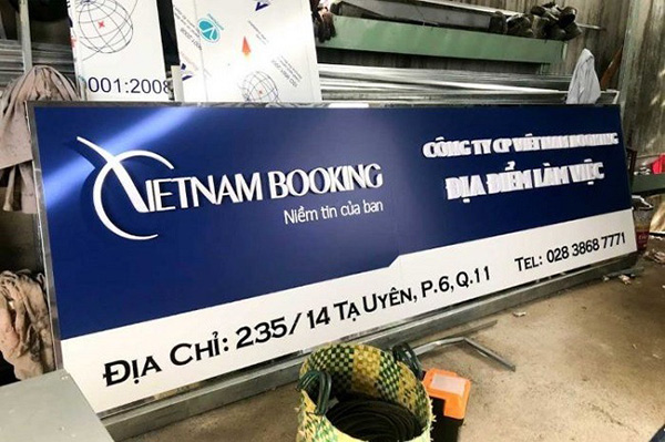 Thi Công Bảng Hiệu Decal Chuyên Nghiệp