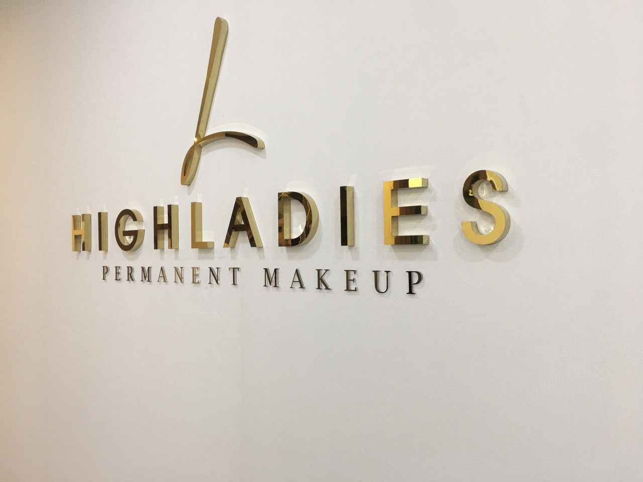 Chữ Inox Vàng Gương Đẹp Năm 2026