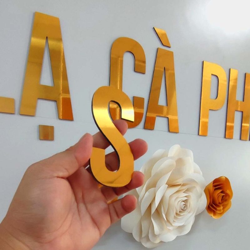 Thiết Kế Chữ Inox Vàng Gương Sang Trọng, Cao Cấp