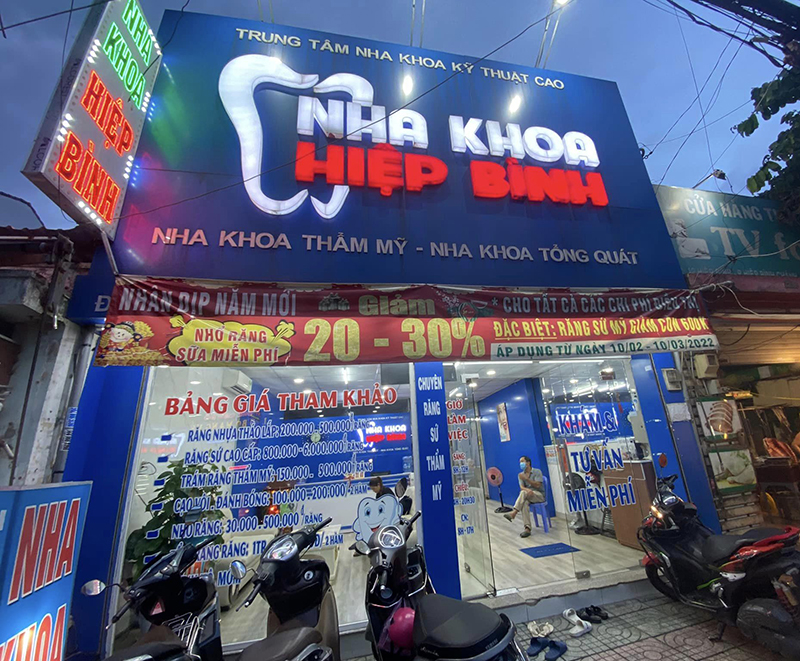 Mẫu Bảng Hiệu Phòng Khám Nha Khoa Đẹp Năm 2026 Hiện Đại