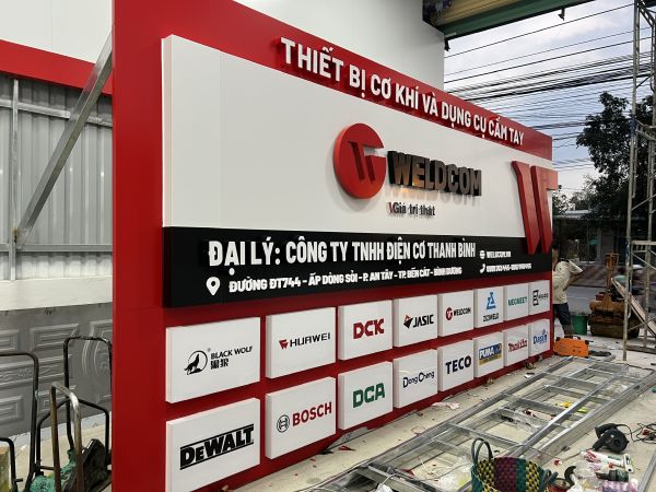 Bảng Hiệu Showroom Đẹp Năm 2026