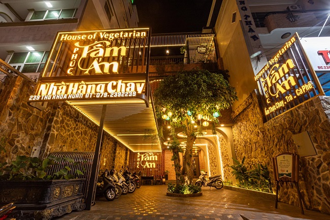 Mẫu Bảng Hiệu Showroom Đẹp Năm 2026