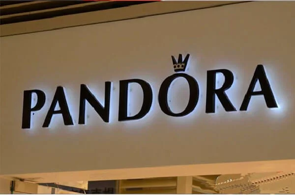 Biển Quảng Cáo Mica Đẹp Hiện Đại Nổi Bật