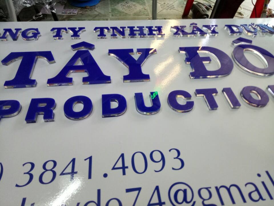 Thiết Kế Biển Quảng Cáo Mica Đẹp Hiện Đại