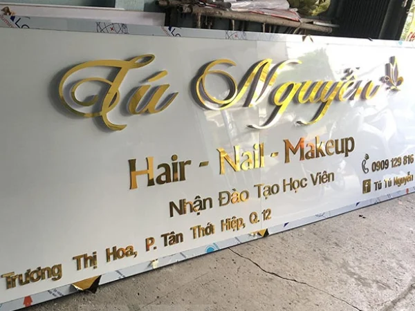 Mẫu Biển Hiệu Alu Chữ Nổi Mica Đẹp