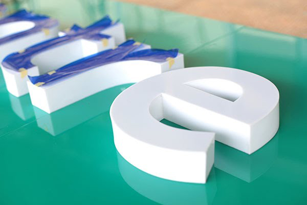 Gia Công Chữ Nổi Mica TP.HCM