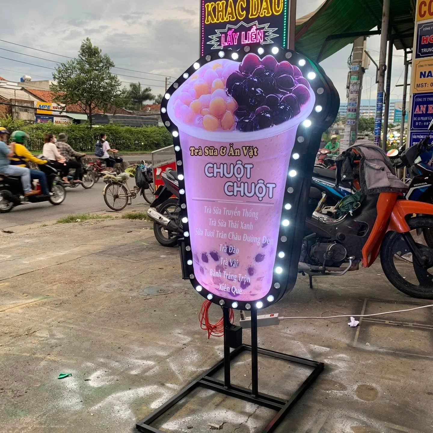 Mẫu Hộp Đèn Trà Sữa Đẹp Năm 2026