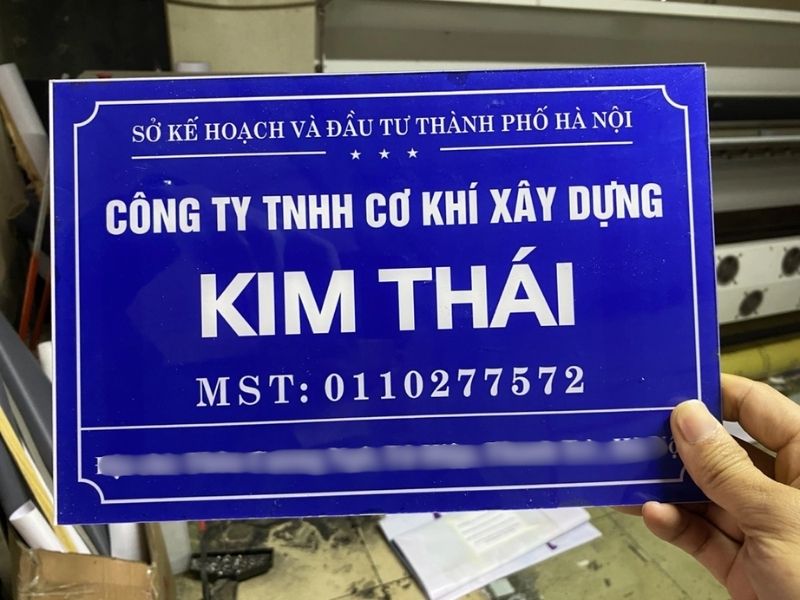 Bảng Hiệu Công Ty Bằng Mica Đẹp