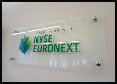 Thi Công Bảng Hiệu Công Ty Bằng Mica Đẹp