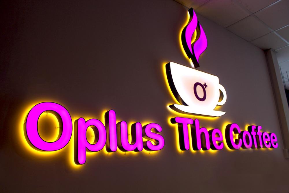 Thiết Kế Bảng Hiệu Công Ty Bằng Mica Đẹp