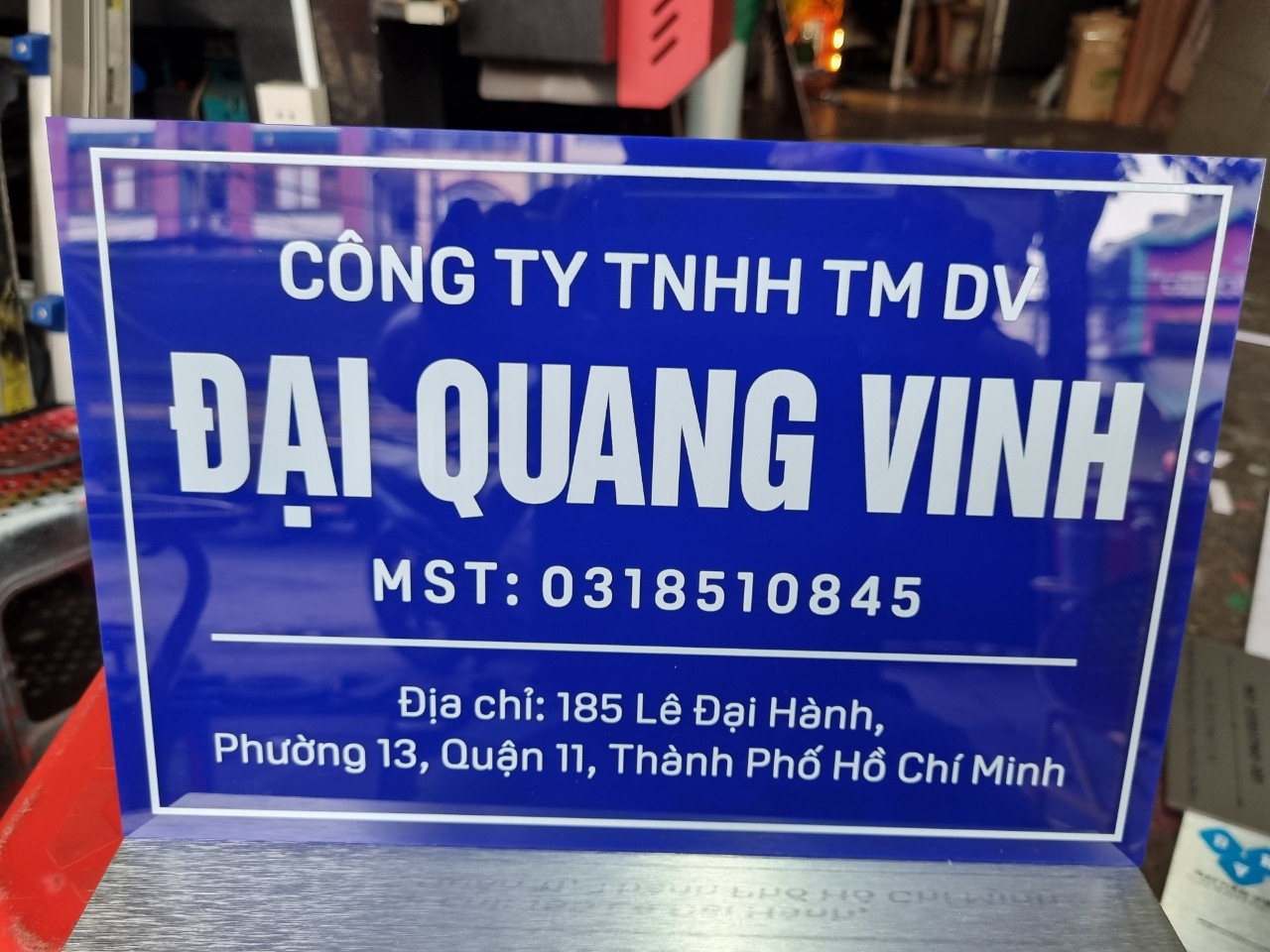 Thiết Kế Bảng Hiệu Công Ty Bằng Mica Đẹp