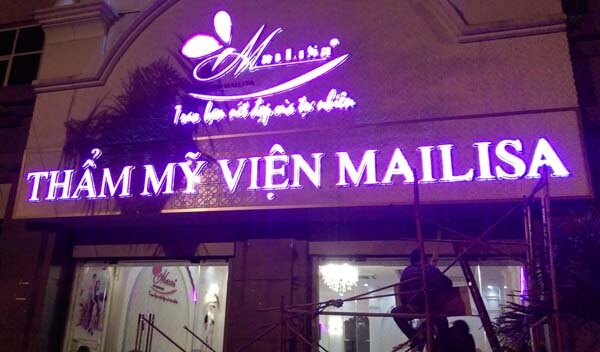 Dịch vụ thiết kế chữ nổi biển quảng cáo đẹp, chuyên nghiệp, ấn tượng, giúp nâng cao nhận diện thương hiệu và thu hút khách hàng hiệu quả.