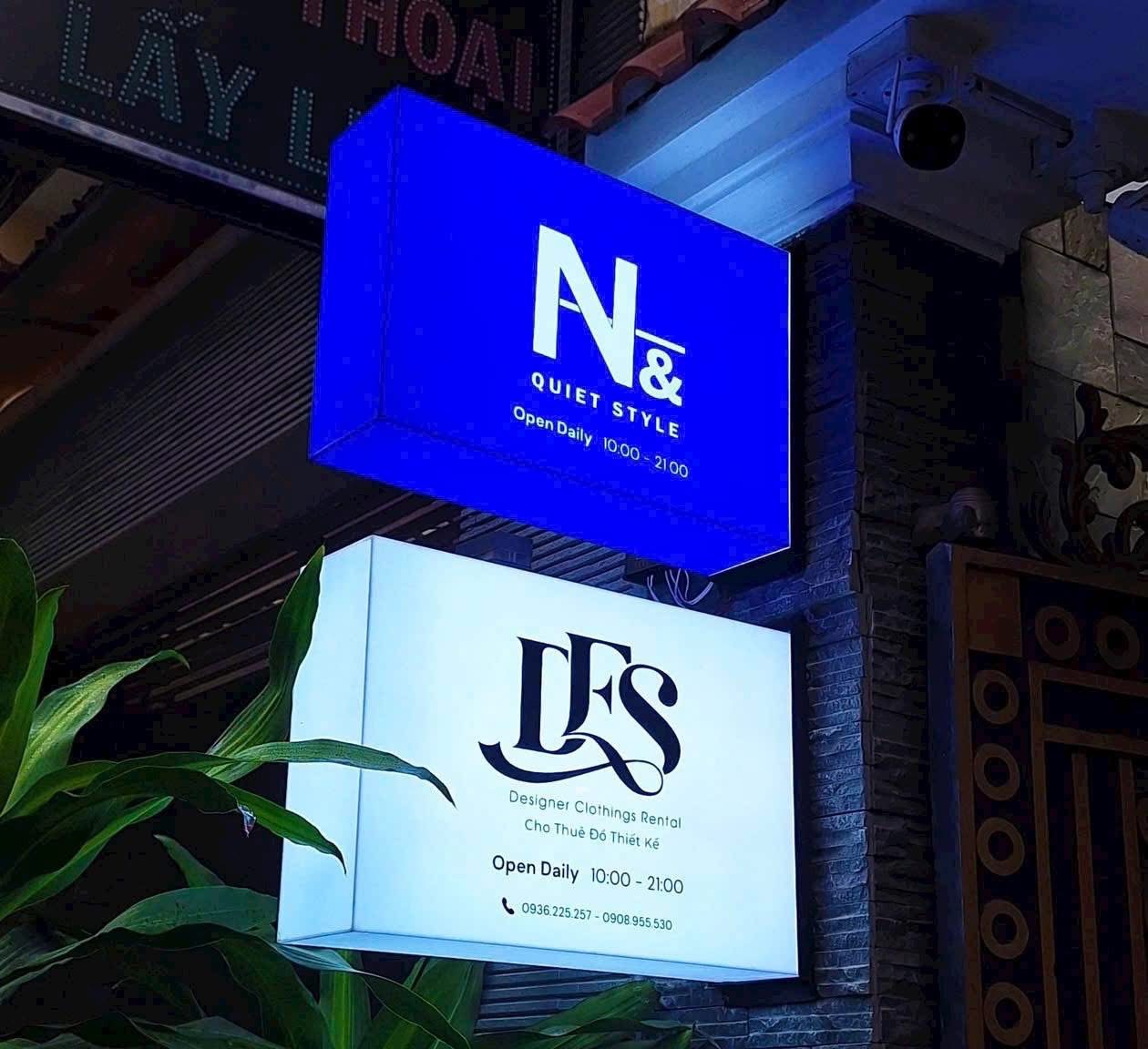 Mẫu Bảng Hiệu Mica Hút Nổi Đẹp