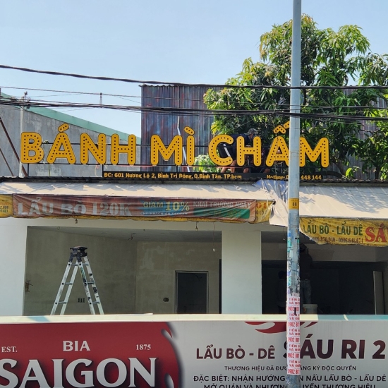Thi Công Bảng Hiệu Bánh Mì