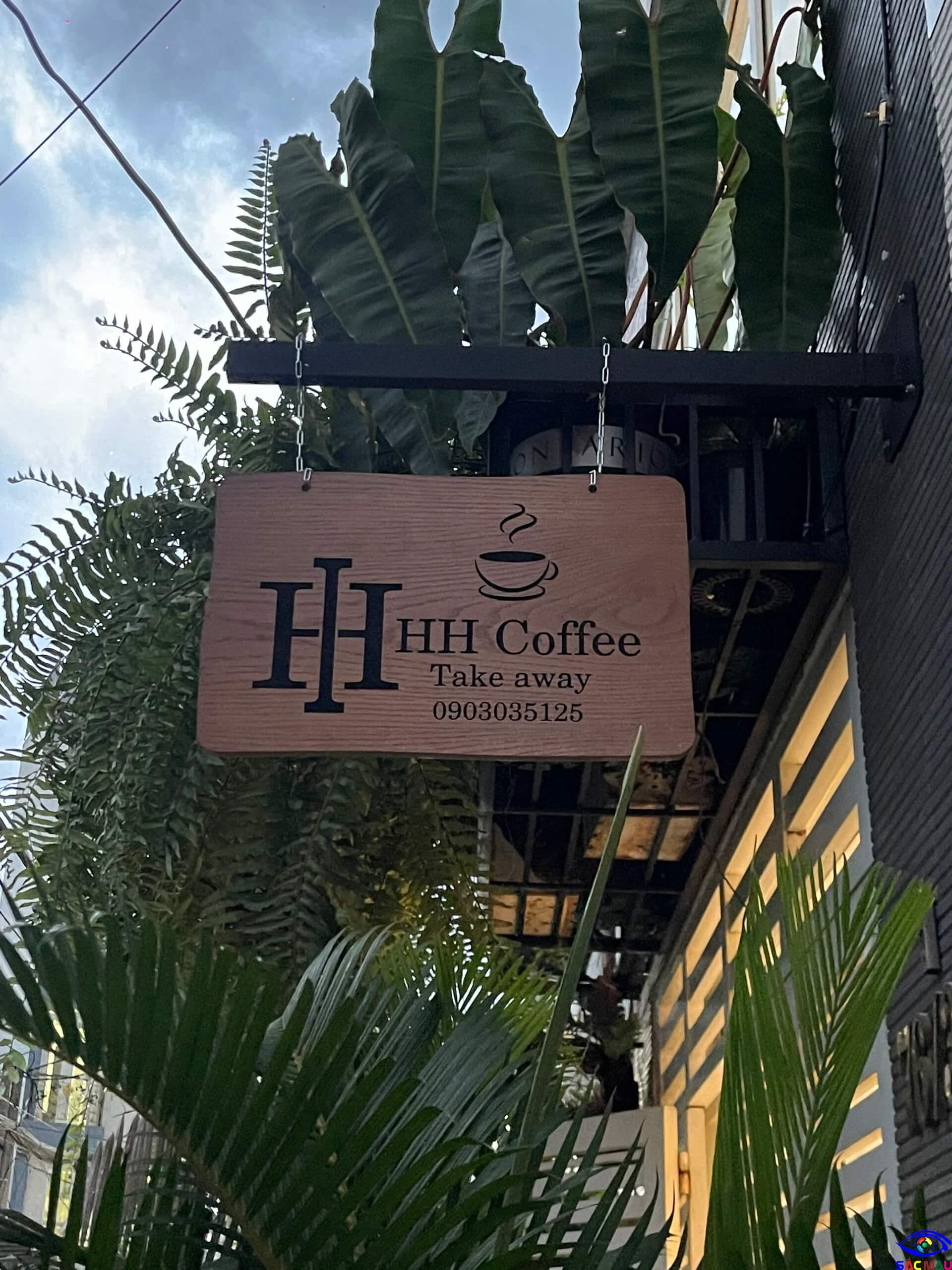 Thi Công Bảng Hiệu Bằng Gỗ