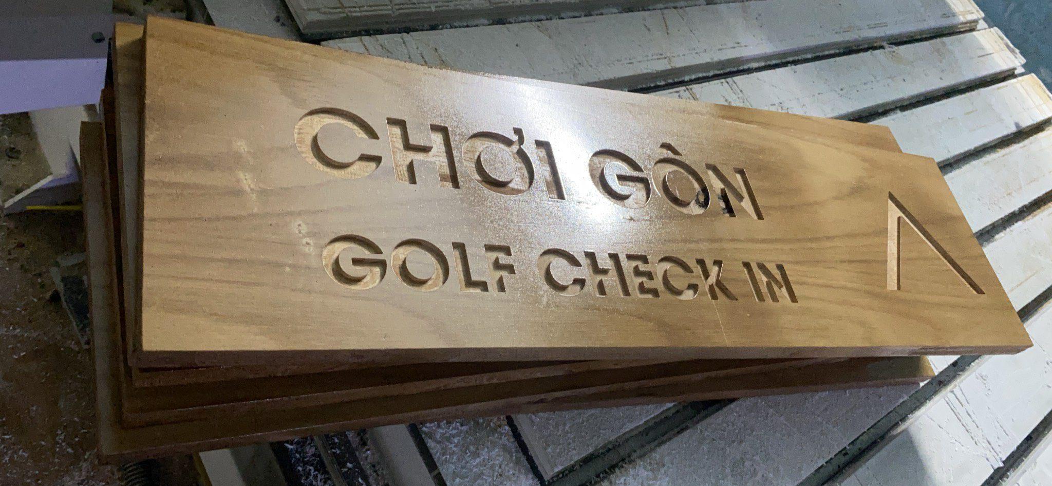 Thi Công Bảng Hiệu Bằng Gỗ