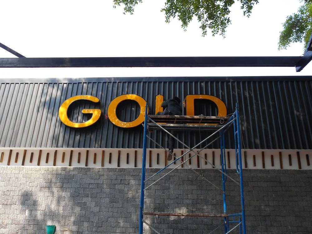 Thi Công Biển Hiệu Tôn Sóng