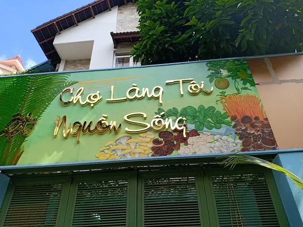 Thi công bảng hiệu chữ alu gương đẹp