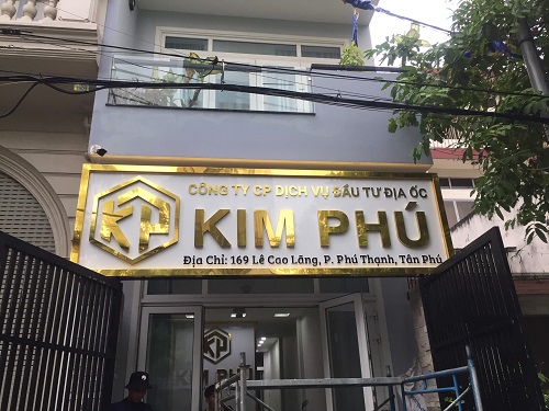 Thi công bảng hiệu chữ alu gương đẹp