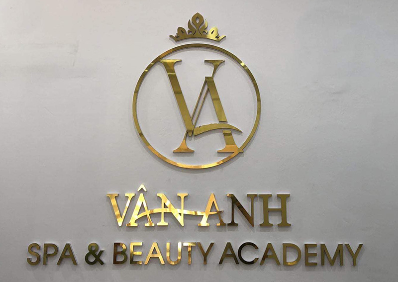 Thi công bảng hiệu chữ alu gương đẹp