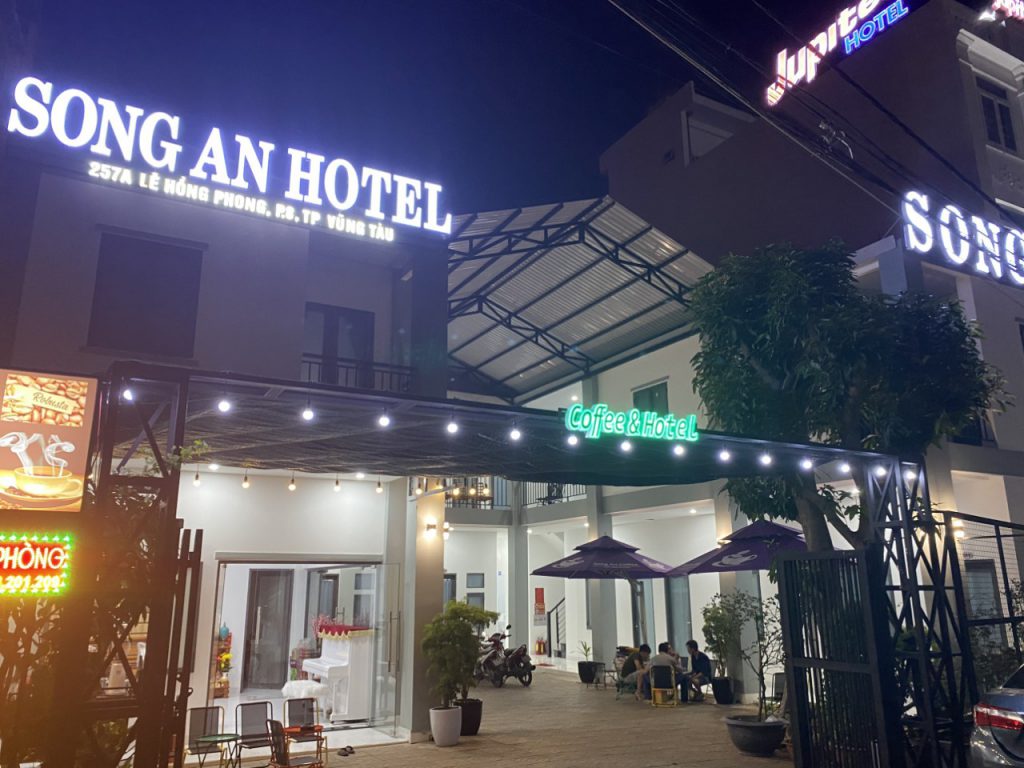 Thi Công Bảng Hiệu Chữ Nổi Đèn LED