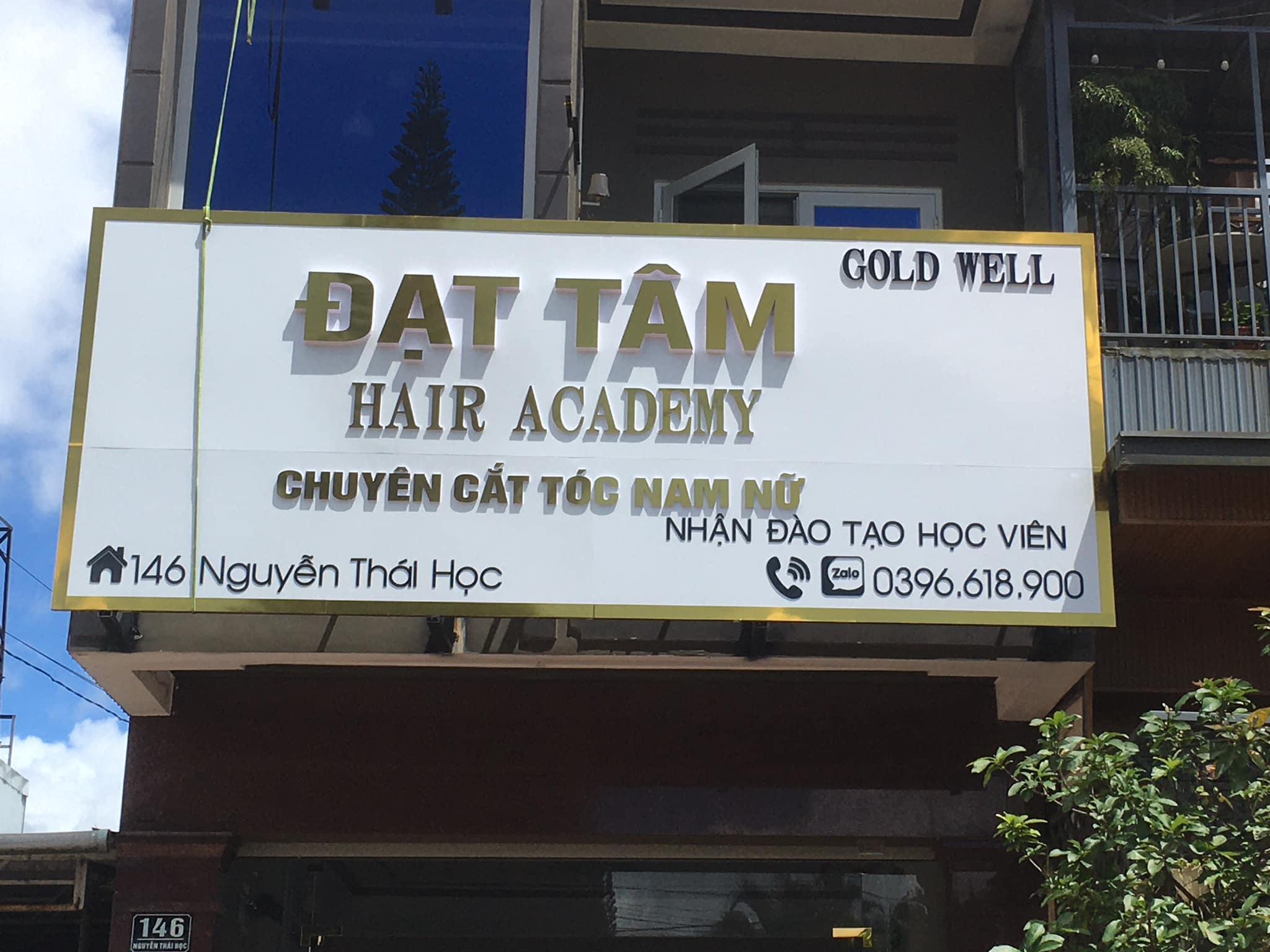 Thi Công Bảng Hiệu Salon Tóc Đẹp