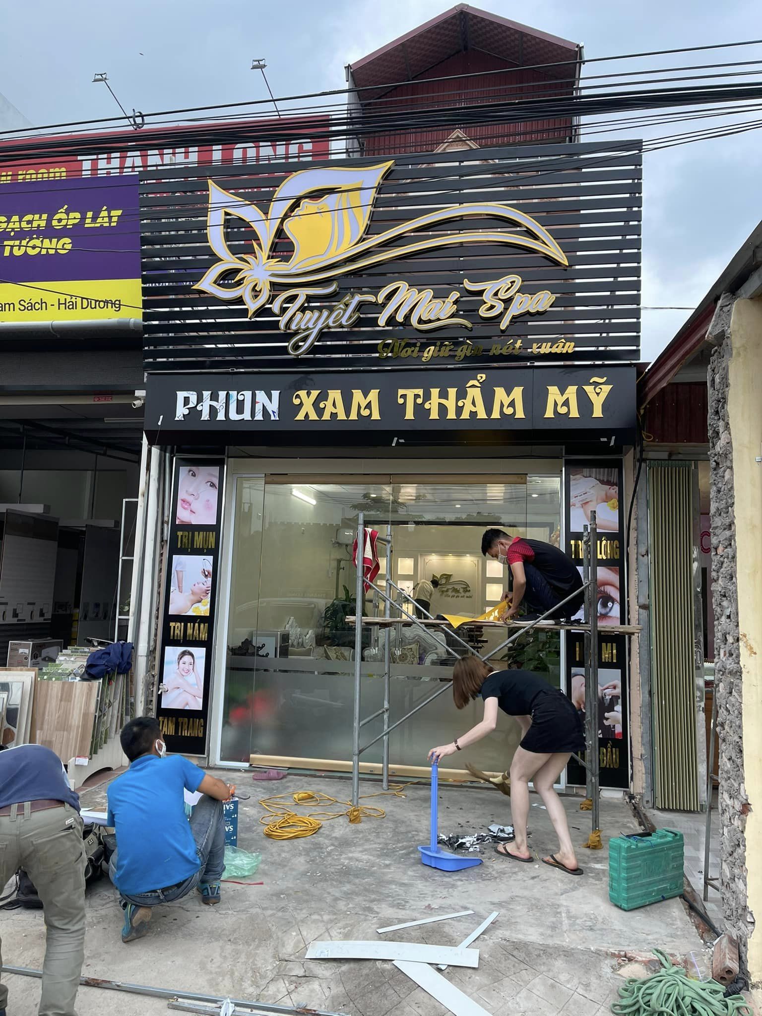 Mẫu Bảng Hiệu Salon Tóc Đẹp Năm 2026