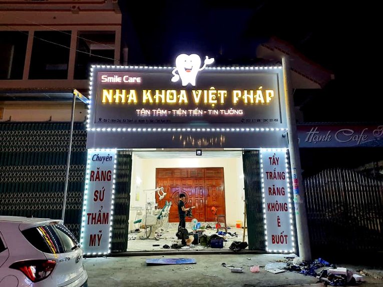 Mẫu Bảng Quảng Cáo Nha Khoa Đẹp