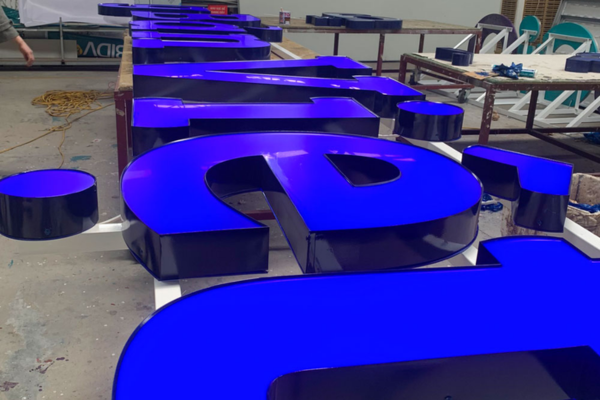 Thi Công Hộp Đèn LED Mica Đẹp