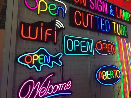 Thi Công Bảng Hiệu Đèn LED Điện Tử Đẹp