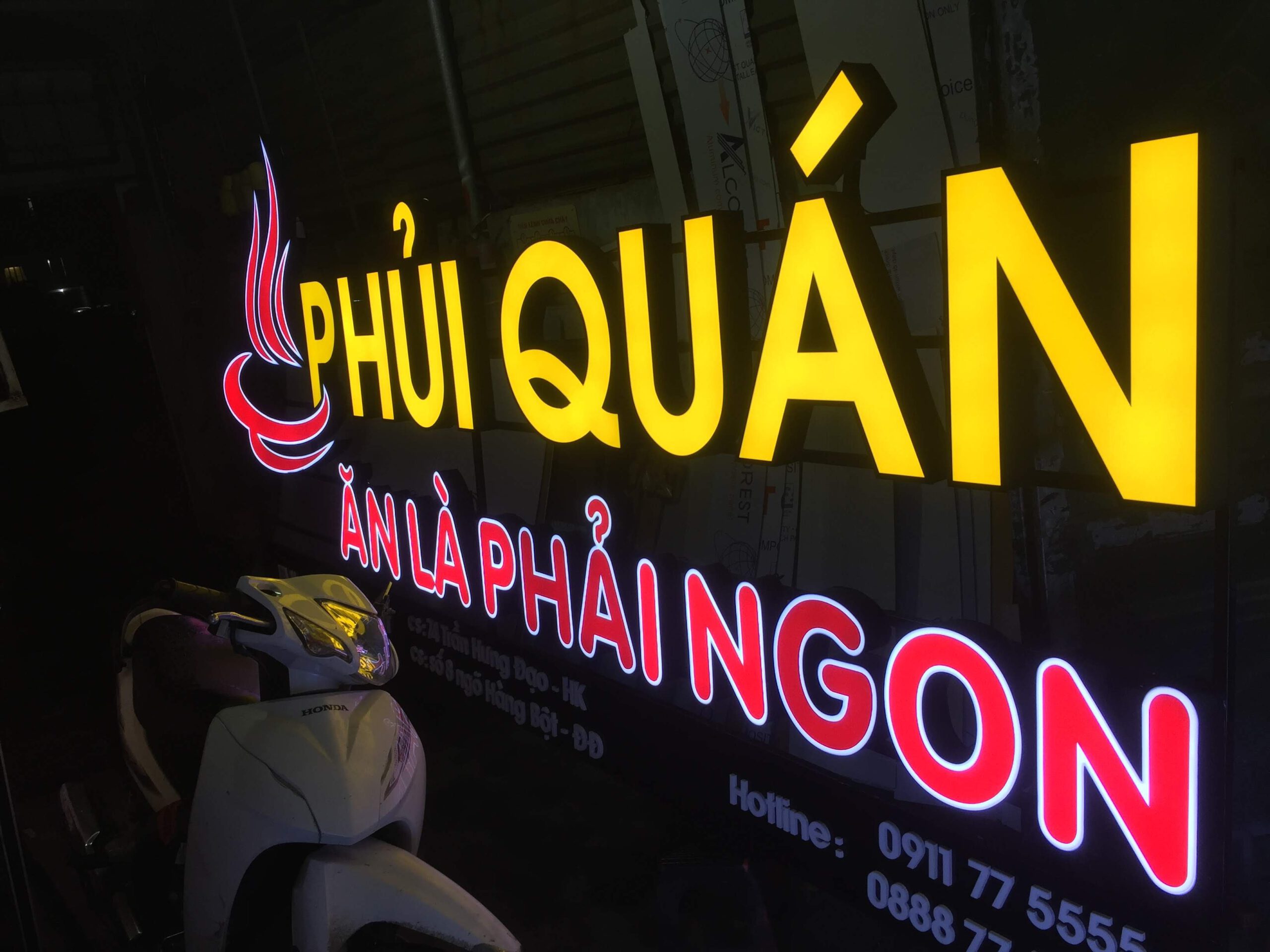 Thi Công Chữ Nổi Mica Đèn LED Đẹp