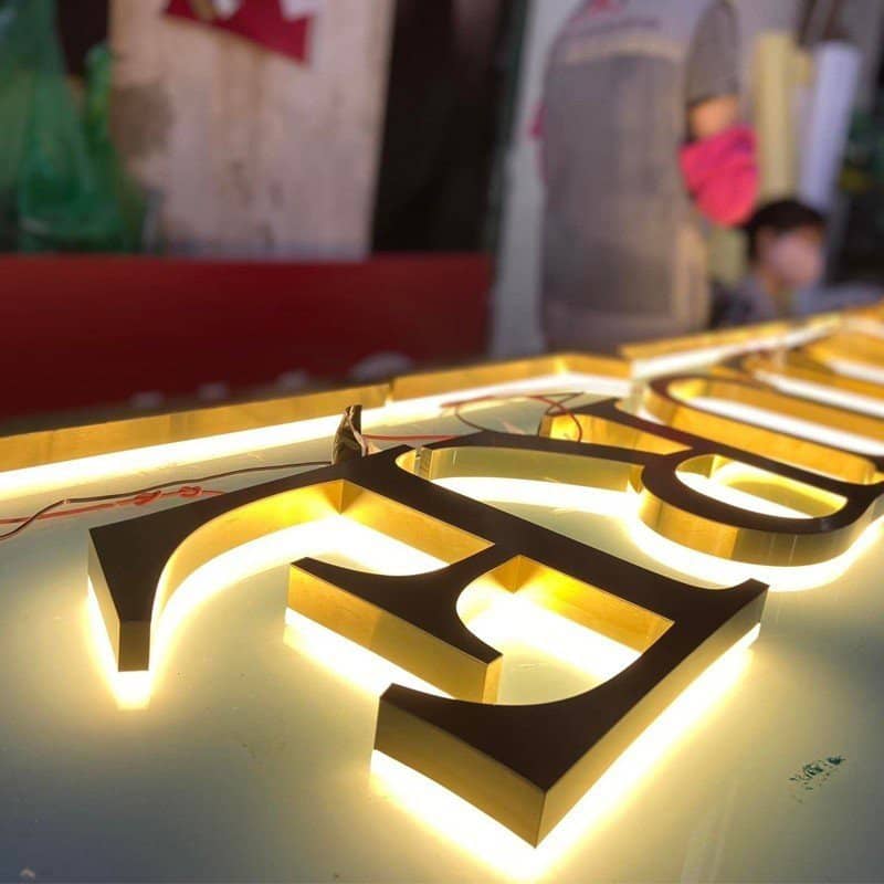 Thi Công Biển Hiệu Đèn LED Chữ Nổi Đẹp