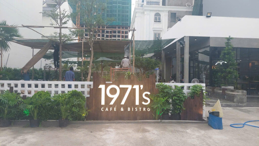 Mẫu Bảng Hiệu Quán Cà Phê Đẹp Năm 2026