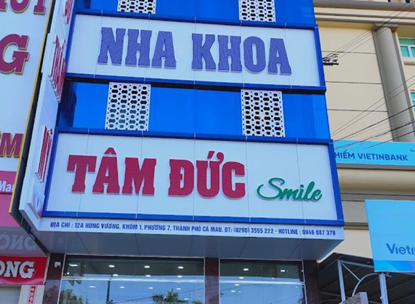 Thi Công Bảng Hiệu Nha Khoa Chuyên Nghiệp