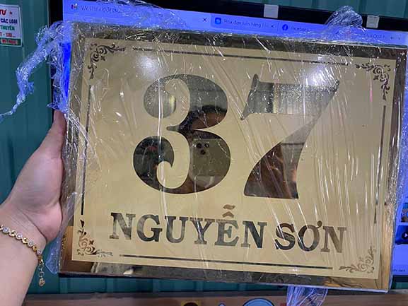 Thi Công Bảng Hiệu Alu Chữ Nổi Inox Chuyên Nghiệp