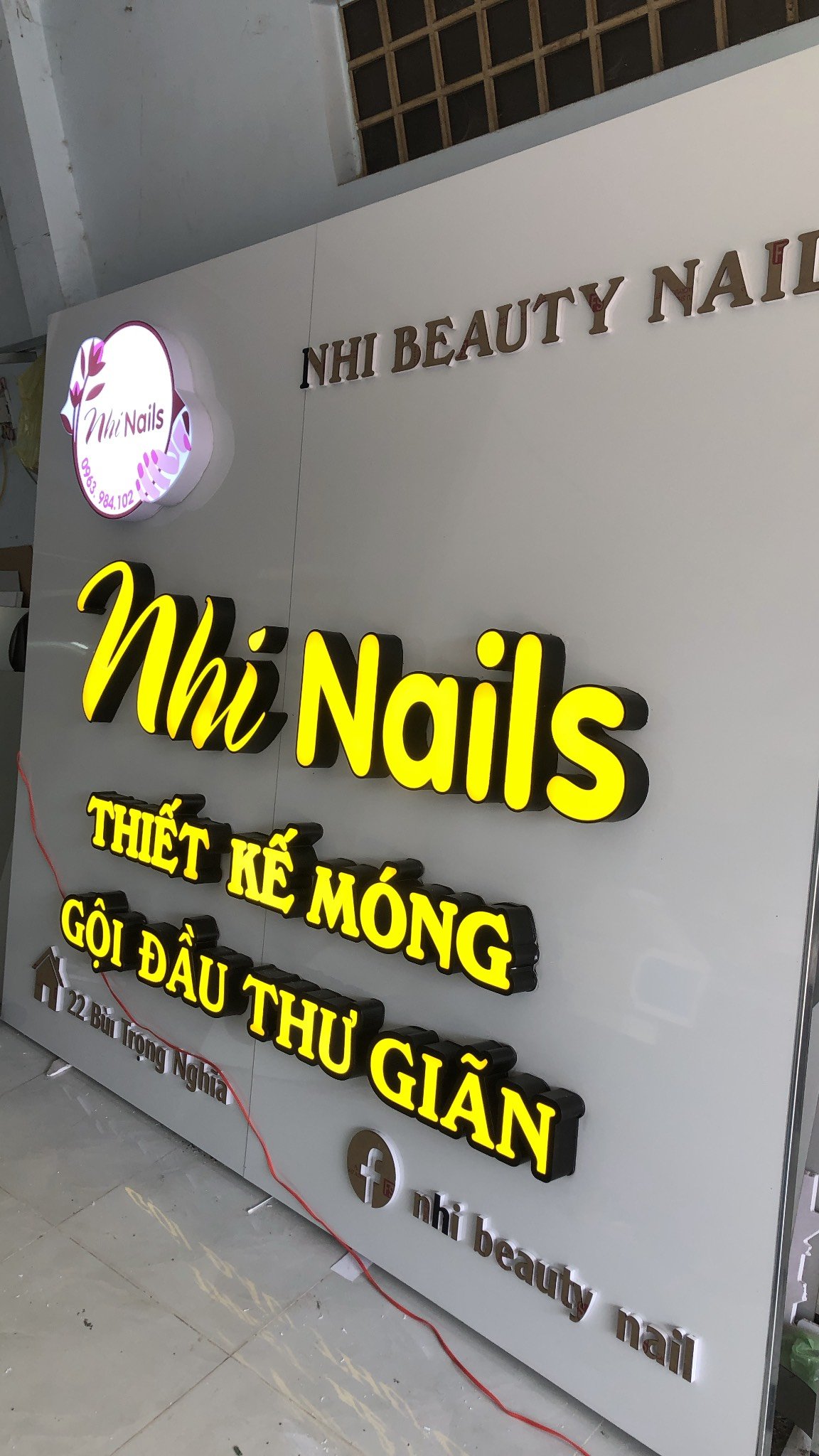 Mẫu Chữ Mica Hắt Sáng Chân Đẹp