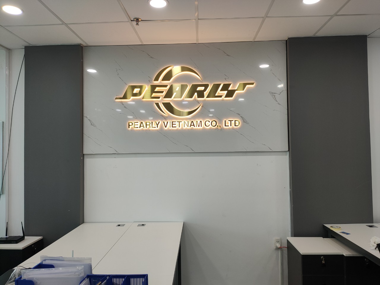 Thi Công Biển Alu Chữ Nổi Inox Vàng Đẹp
