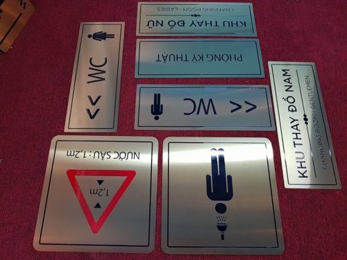 Thi Công Bảng Inox Ăn Mòn Đẹp