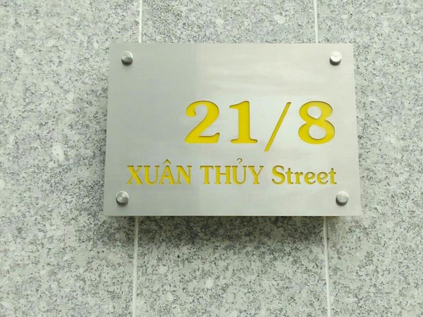 Thi Công Bảng Inox Ăn Mòn Đẹp