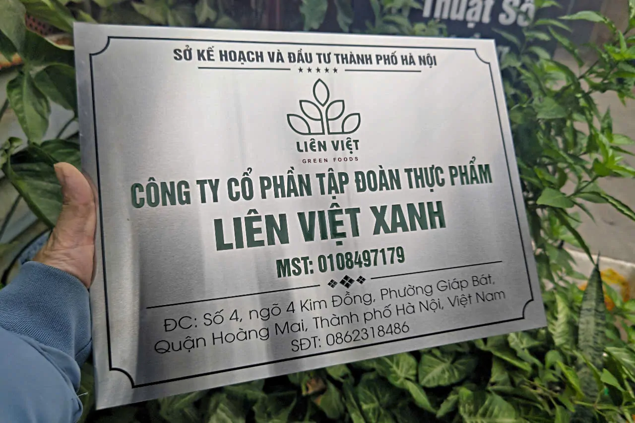 Thi Công Bảng Inox Ăn Mòn Đẹp