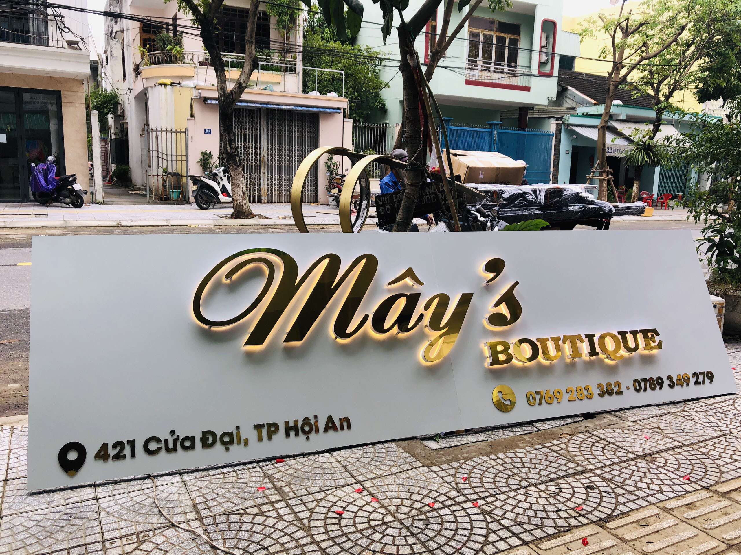 Thi Công Bảng Hiệu Shop Thời Trang Đẹp