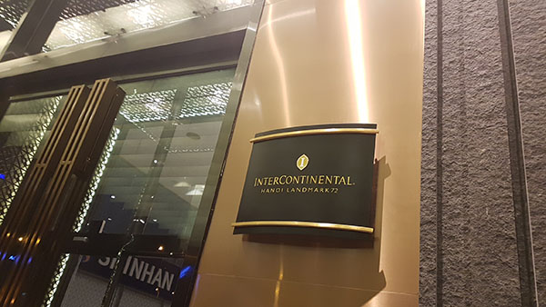 Mẫu Bảng Hiệu Sang Trọng Năm 2026