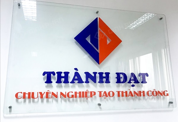 Thi Công Logo Chữ Nổi Mica Đẹp