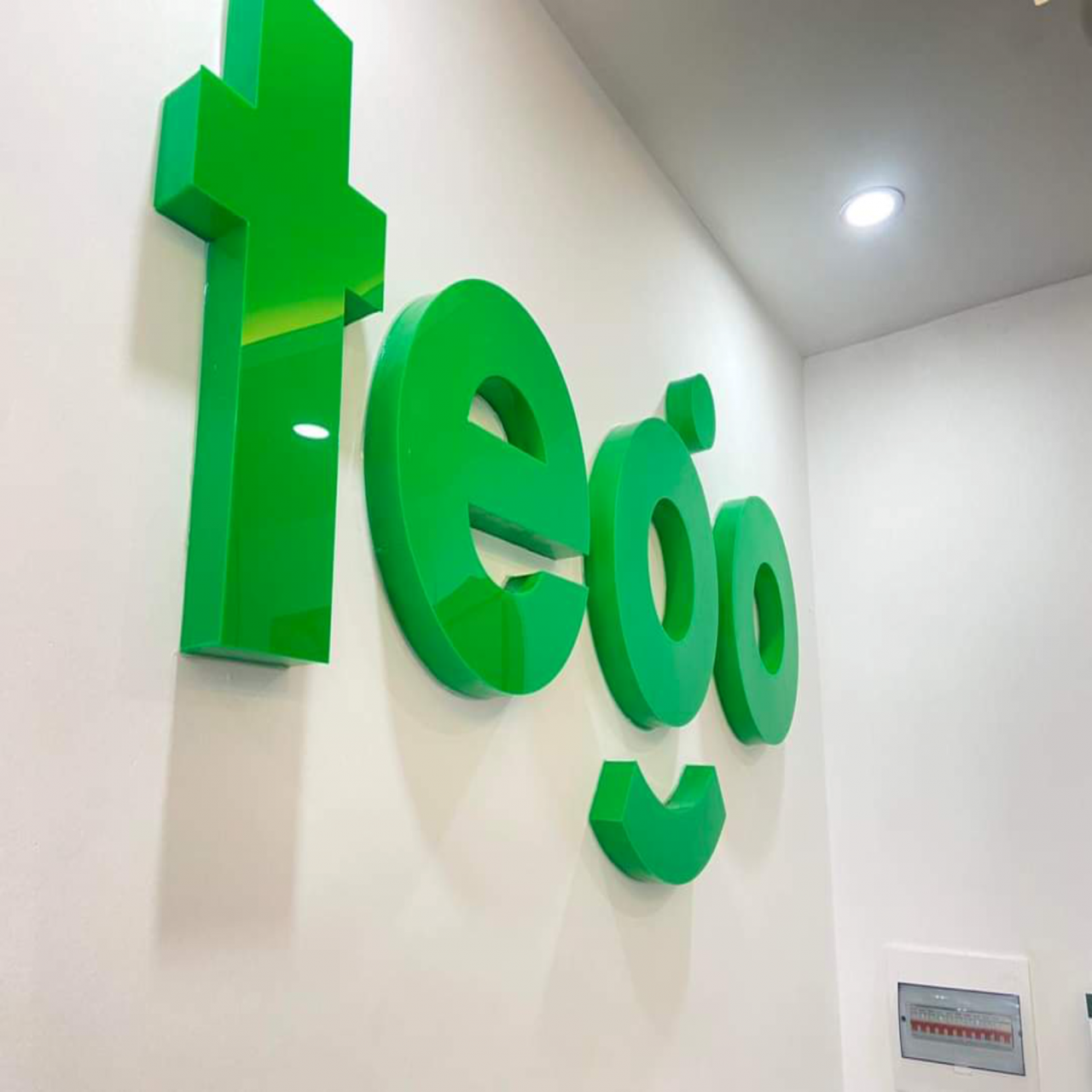 Thiết Kế Logo Chữ Nổi Mica Đẹp