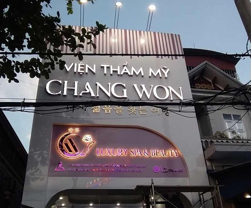 Thi Công Biển Hiệu Phun Xăm Thẩm Mỹ Đẹp