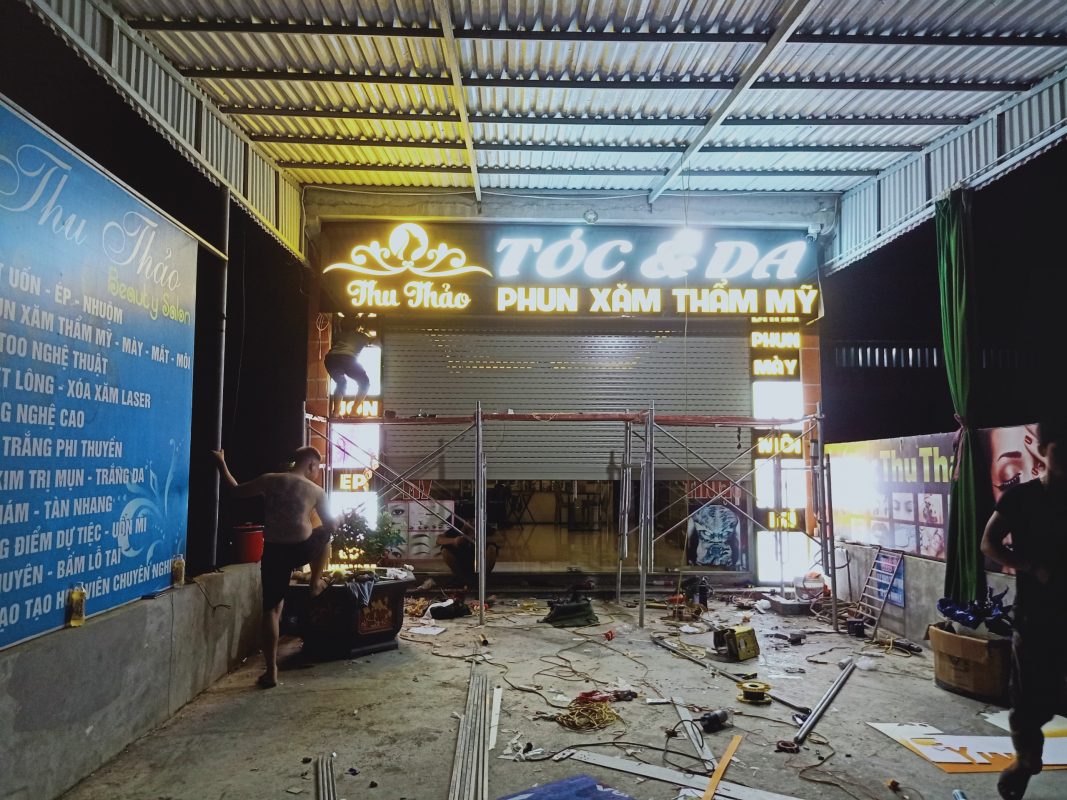 Thiết Kế Biển Hiệu Phun Xăm Thẩm Mỹ Đẹp