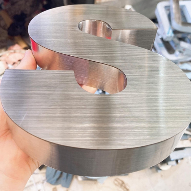 Mẫu Bảng Hiệu Chữ Nổi Inox Trắng Xước Đẹp Năm 2026