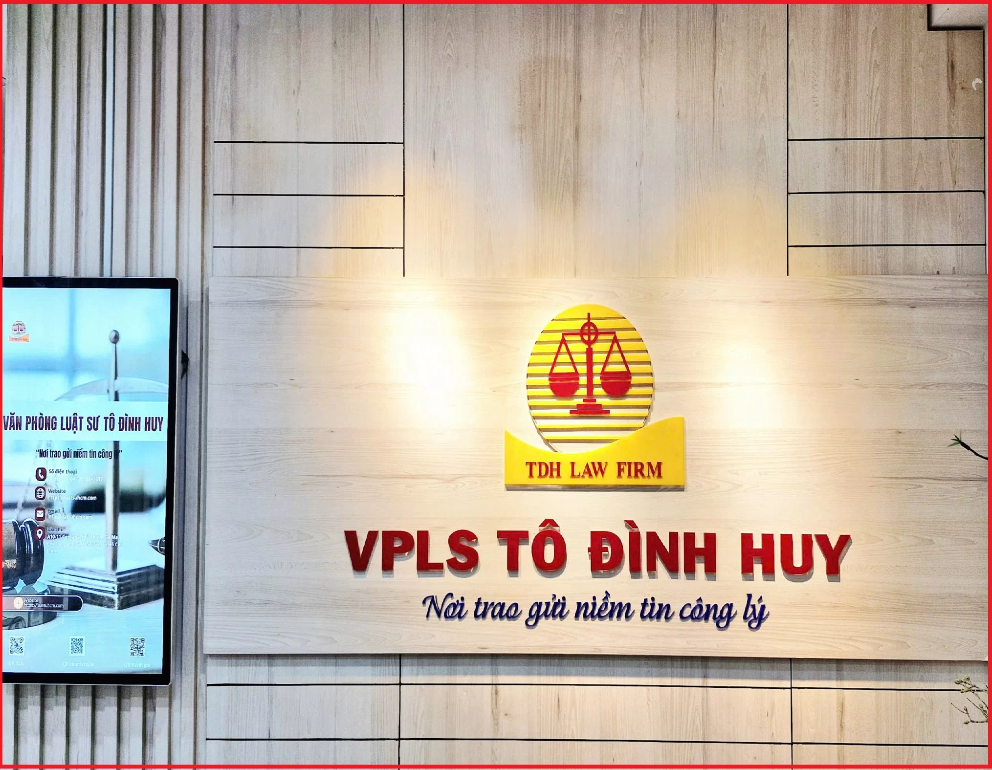 Mẫu Biển Quảng Cáo Trong Nhà Đẹp Năm 2026