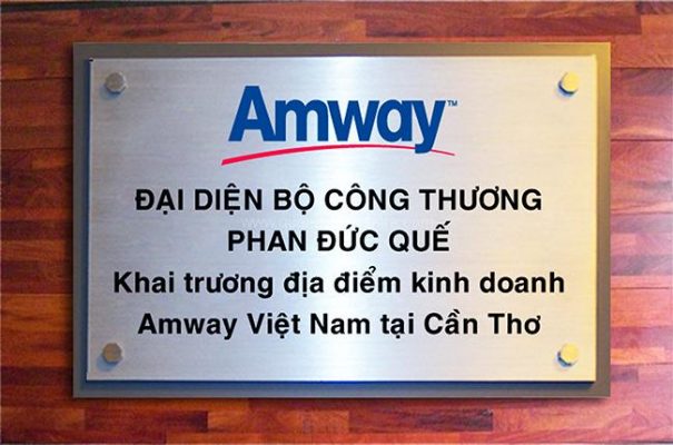 Thi Công Bảng Hiệu Inox Đẹp